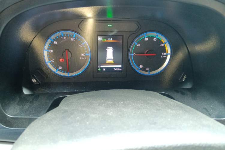 Used FORTHING Lingzhi M5 2022 Passenger Version Standard Model 9-Seater Odometer Close Up