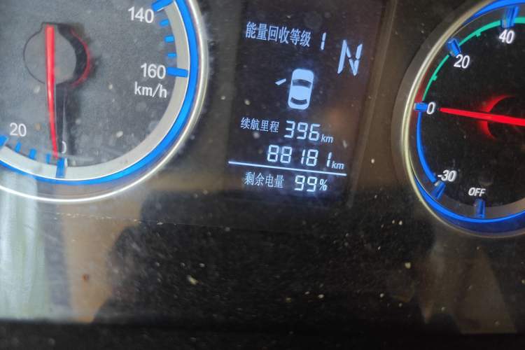 Used FORTHING Lingzhi M5 2022 Standard Version Base Model 7 Seats Odometer Close Up