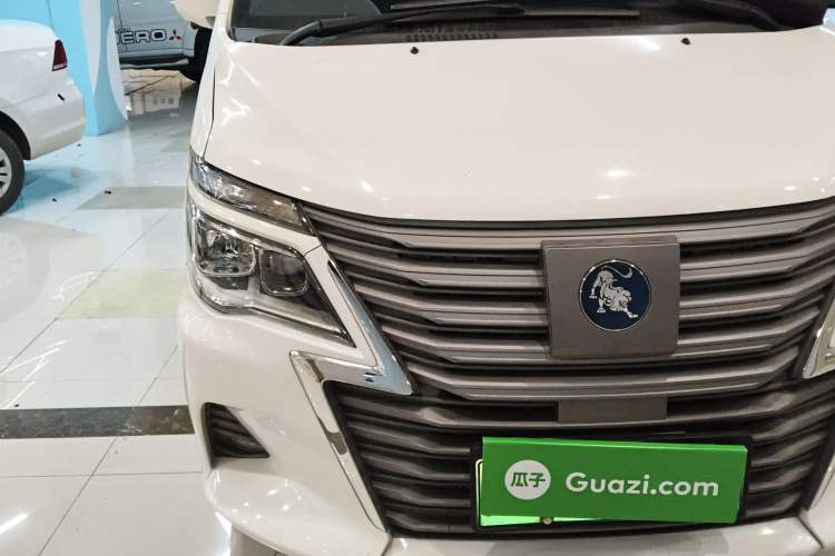 Used FORTHING Lingzhi M5 2022 Standard Edition Luxury 7-Seater Right Front Headlight