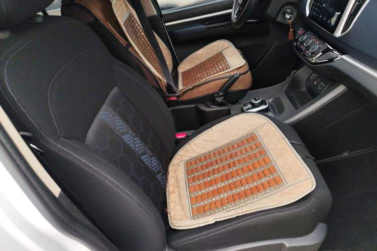 Used FORTHING Lingzhi M5 2022 Comfort Model 7 Seats Right Front Seat