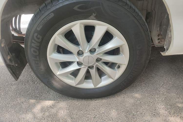 Used FORTHING Lingzhi M5 2022 Standard Edition Luxury 7-Seater Right Rear Wheel Hub