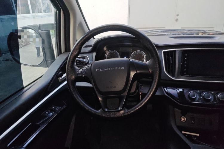 Used FORTHING Lingzhi M5 2022 Standard Edition Luxury 7-Seater Steering Wheel