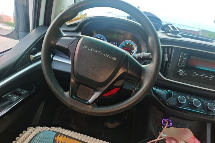 Used FORTHING Lingzhi M5 2022 Standard Edition Basic Model 9-Seater Steering Wheel