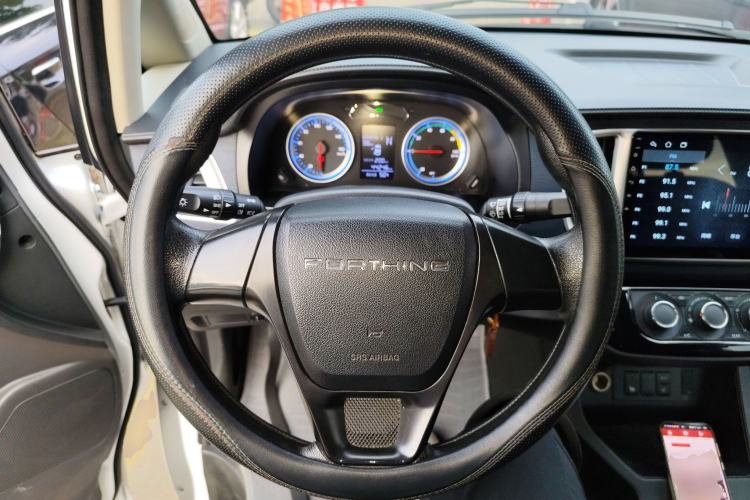 Used FORTHING Lingzhi M5 2022 Comfort Model 7 Seats Steering Wheel