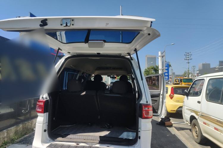 Used FORTHING Lingzhi M5 2022 Standard Version Base Model 7 Seats Trunk