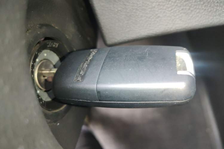 Used FORTHING Lingzhi M5 2022 Standard Version Base Model 7 Seats Vehicle Key