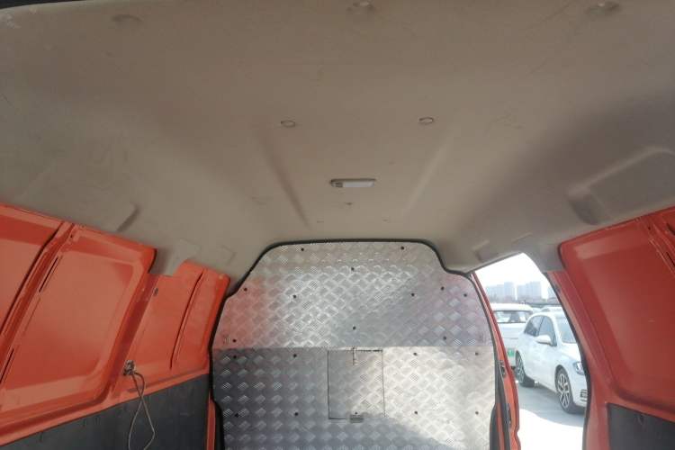Used FORTHING Lingzhi M5 2023 Van Version Classic 2-Seater Headliner