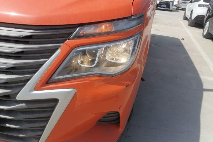 Used FORTHING Lingzhi M5 2023 Van Version Classic 2-Seater Left Front Headlight