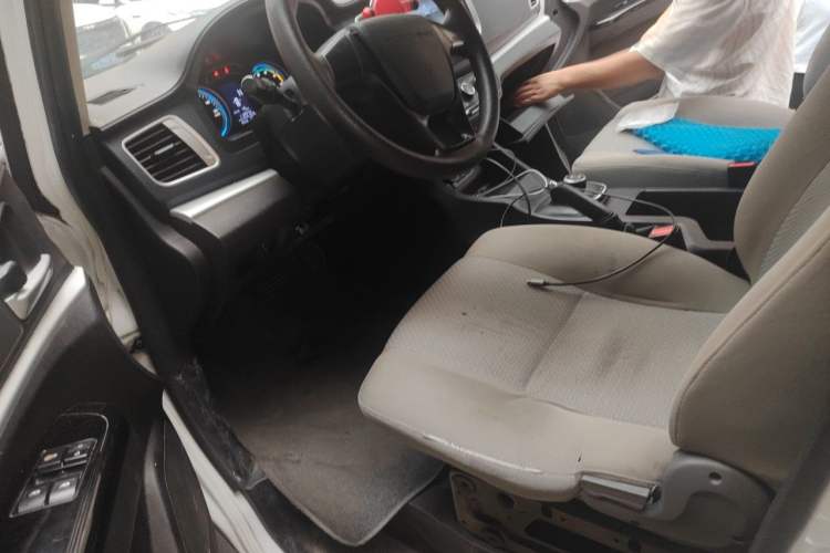 Used FORTHING Lingzhi M5 2023 Van Model Basic Version 2 Seats Driver Seat