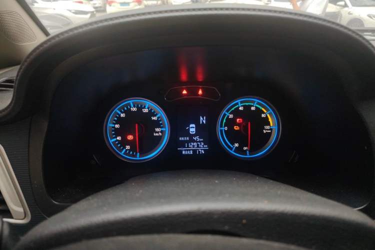 Used FORTHING Lingzhi M5 2023 Van Model Basic Version 2 Seats Instrument Cluster