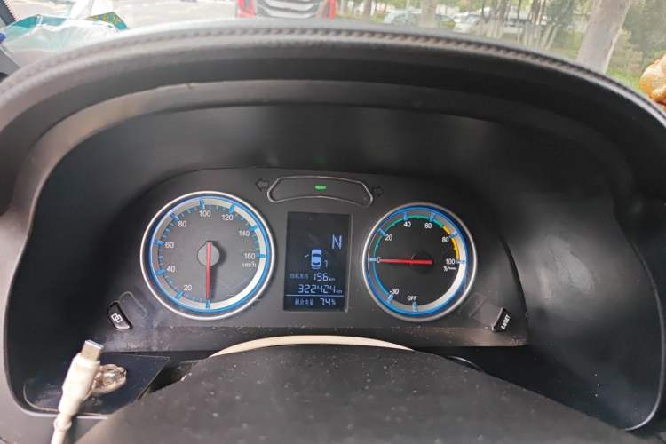Used FORTHING Lingzhi M5 2023 Van Model Basic Version 2 Seats Instrument Cluster