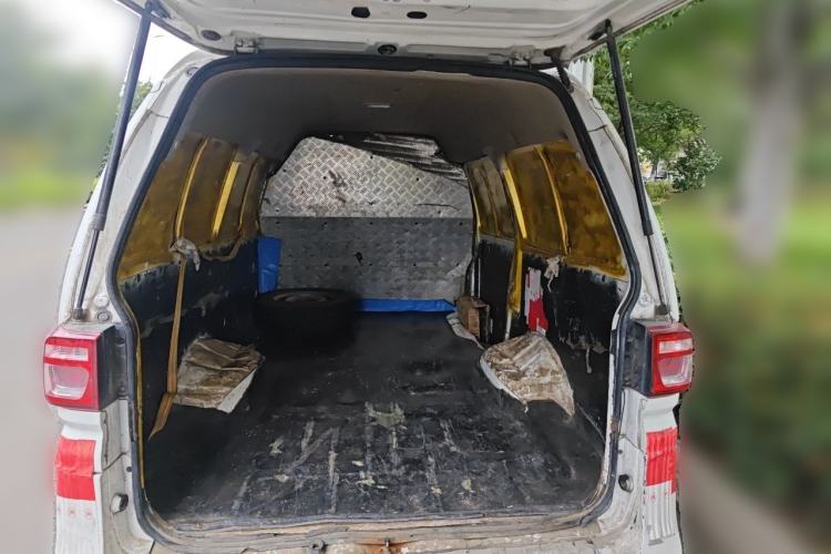 Used FORTHING Lingzhi M5 2023 Van Model Basic Version 2 Seats Trunk