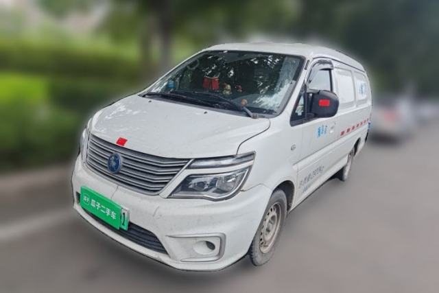Used FORTHING Lingzhi M5 2023 Van Model Basic Version 2 Seats
