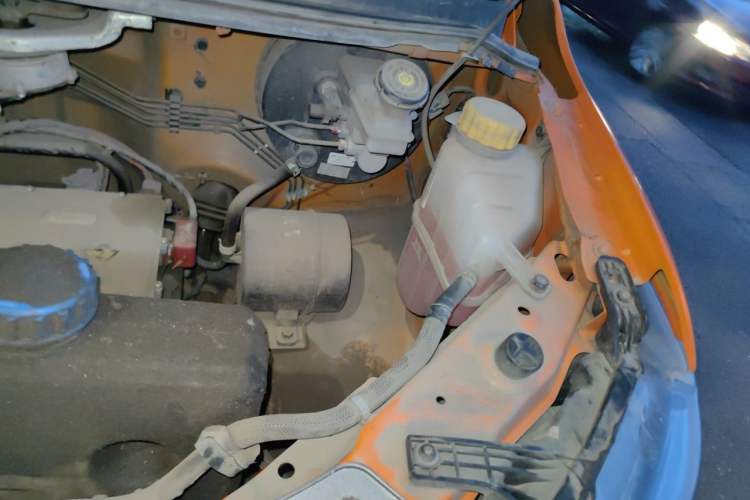 Used FORTHING Lingzhi M5 2023 Van Version Classic 2-Seater Engine Bay Left