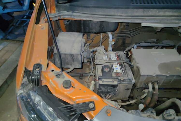 Used FORTHING Lingzhi M5 2023 Van Version Classic 2-Seater Engine Bay Right