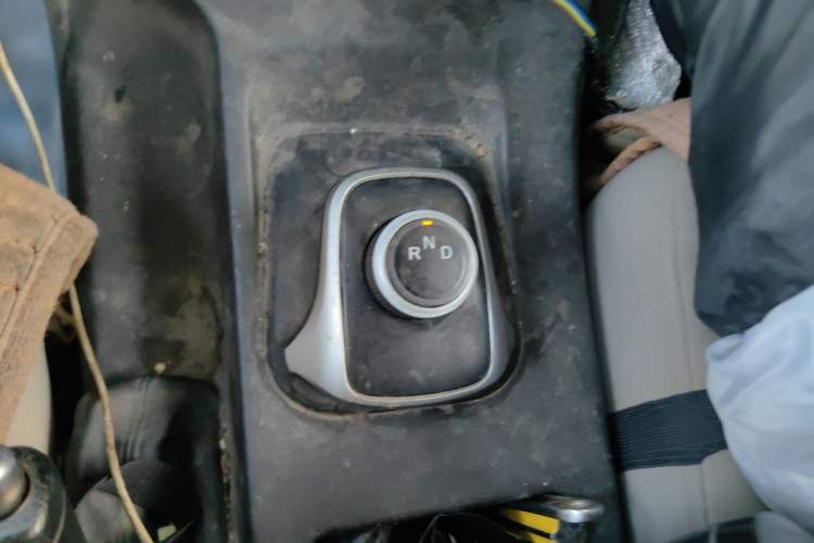Used FORTHING Lingzhi M5 2023 Van Version Classic 2-Seater Gear Lever