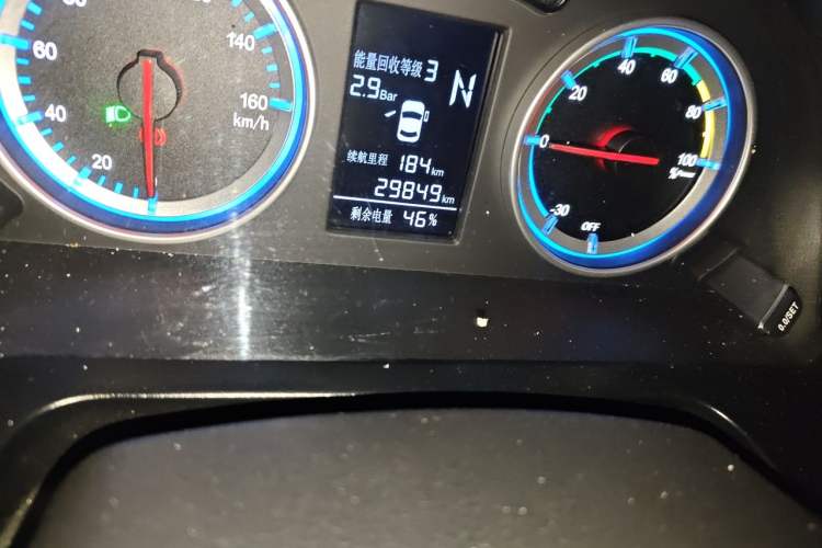Used FORTHING Lingzhi M5 2024 460 km Range Passenger Version Standard Edition 7 Seats Odometer Close Up