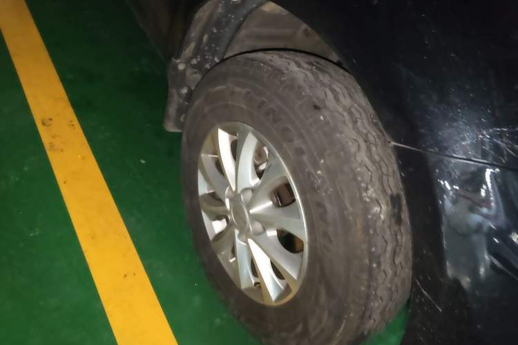 Used FORTHING Lingzhi M5 2024 460 km Range Passenger Version Standard Edition 7 Seats Right Front Wheel Hub