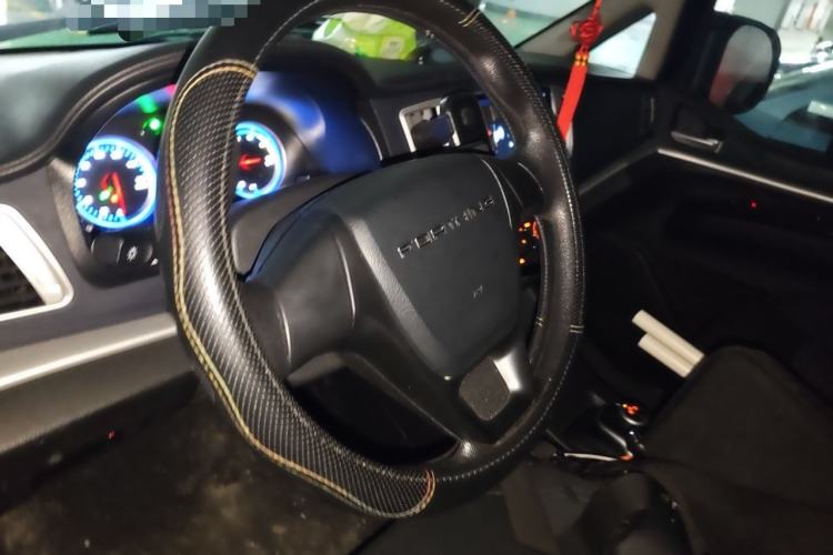 Used FORTHING Lingzhi M5 2024 460 km Range Passenger Version Standard Edition 7 Seats Steering Wheel