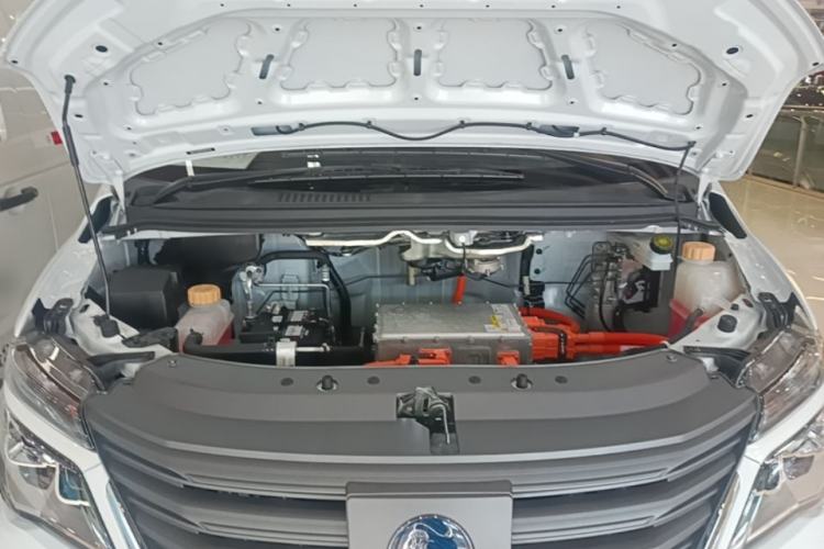 Used FORTHING Lingzhi M5 2024 460 km Range Passenger Version Standard Type 9 Seats Engine Bay