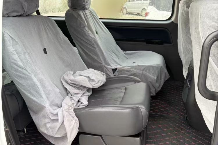 Used FORTHING Lingzhi M5 2024 Standard Edition Luxury 9-Seater Interior 4