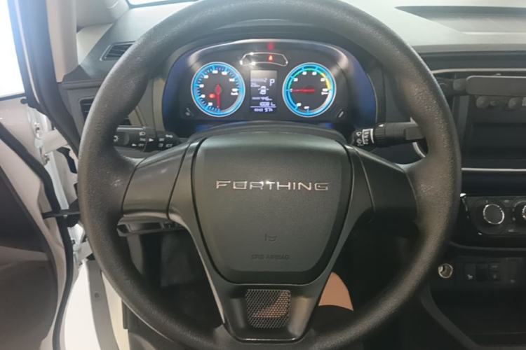 Used FORTHING Lingzhi M5 2024 460 km Range Passenger Version Standard Type 9 Seats Steering Wheel