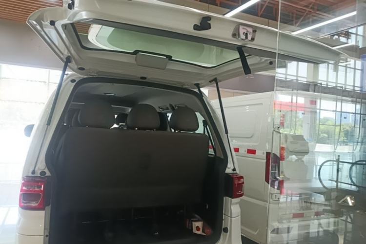 Used FORTHING Lingzhi M5 2024 460 km Range Passenger Version Standard Type 9 Seats Trunk