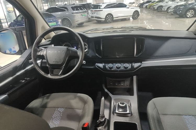 Used FORTHING Lingzhi M5 2025 Model, 420km Pure Electric Urban Version, 5-seater Center Console