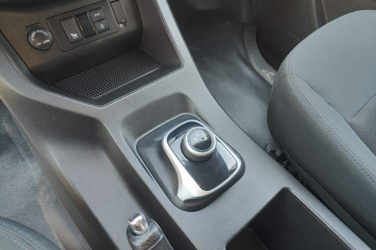 Used FORTHING Lingzhi M5 2025 Model, 420km Pure Electric Urban Version, 5-seater Gear Lever