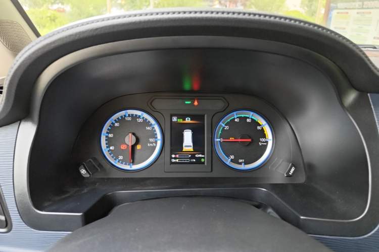 Used FORTHING Lingzhi M5 2025 Model 110km Range-Extended Basic Version, 5 Seats Instrument Cluster