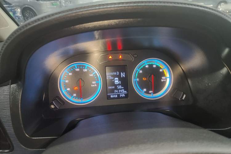 Used FORTHING Lingzhi M5 2025 Model, 420km Pure Electric Urban Version, 5-seater Instrument Cluster