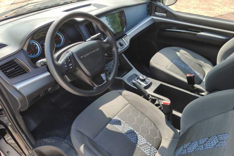 Used FORTHING Lingzhi M5 2025 Model, 420km Pure Electric Urban Version, 5-seater Interior 1