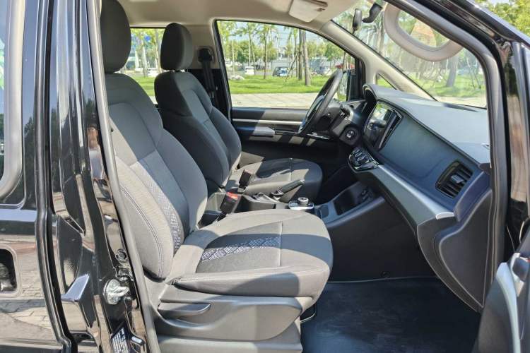 Used FORTHING Lingzhi M5 2025 Model, 420km Pure Electric Urban Version, 5-seater Interior 4