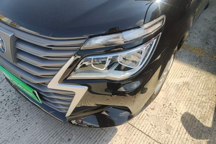 Used FORTHING Lingzhi M5 2025 Model, 420km Pure Electric Urban Version, 5-seater Left Front Headlight