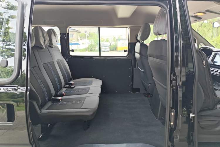 Used FORTHING Lingzhi M5 2025 Model 110km Range-Extended Basic Version, 5 Seats Left Rear Seat