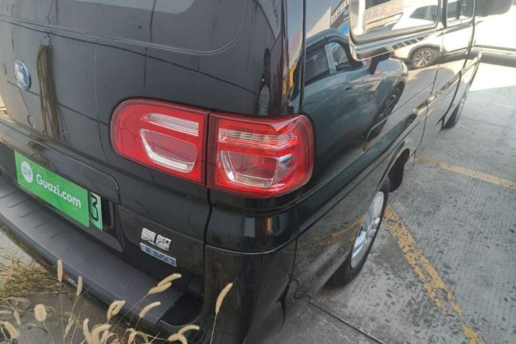 Used FORTHING Lingzhi M5 2025 Model, 420km Pure Electric Urban Version, 5-seater Right Rear Taillight