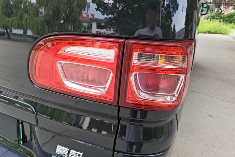 Used FORTHING Lingzhi M5 2025 Model 110km Range-Extended Basic Version, 5 Seats Right Rear Taillight
