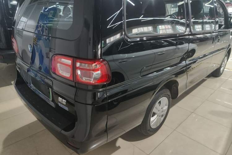 Used FORTHING Lingzhi M5 2025 Model, 420km Pure Electric Urban Version, 5-seater Right Rear Taillight