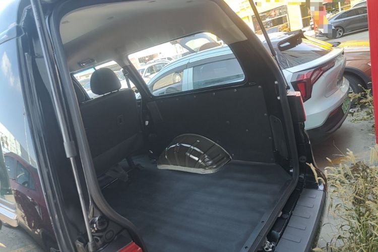 Used FORTHING Lingzhi M5 2025 Model, 420km Pure Electric Urban Version, 5-seater Trunk