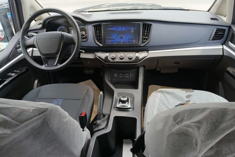 Used FORTHING Lingzhi M5 2025 Model 110km Range-Extended Basic Version, 7 Seats Center Console