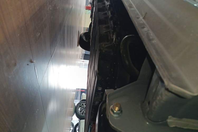 Used FORTHING Lingzhi M5 2025 Model 110km Range-Extended Comfort Version, 7 Seats Chassis Rear Left