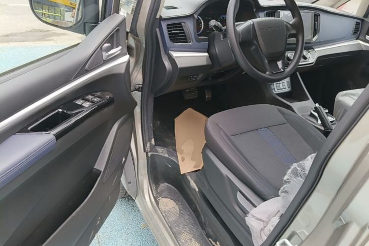 Used FORTHING Lingzhi M5 2025 Model 110km Range-Extended Basic Version, 7 Seats Driver Seat