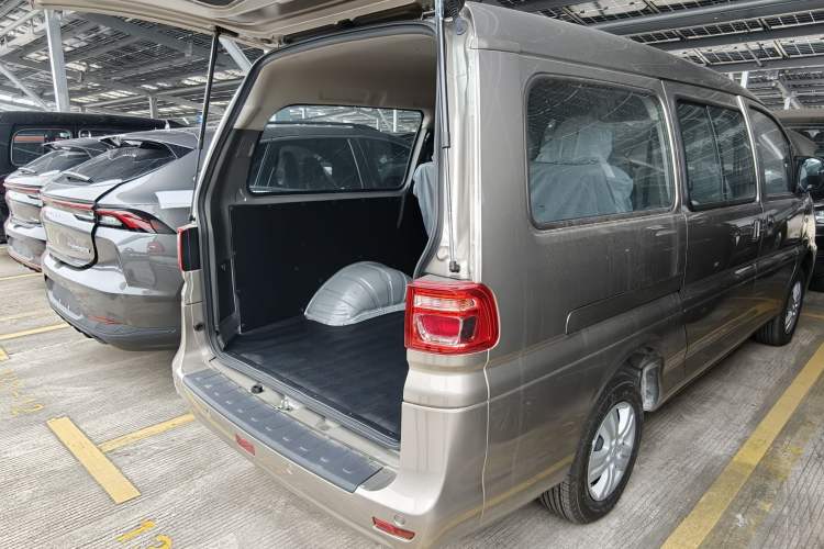 Used FORTHING Lingzhi M5 2025 Model, 420km Pure Electric Urban Version, 5-seater Exterior 2