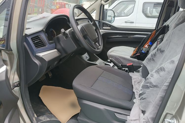 Used FORTHING Lingzhi M5 2025 Model 110km Range-Extended Basic Version, 7 Seats Left Front Seat