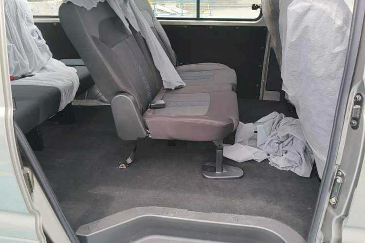 Used FORTHING Lingzhi M5 2025 Model 110km Range-Extended Basic Version, 7 Seats Left Rear Seat