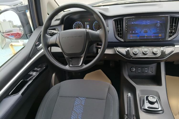 Used FORTHING Lingzhi M5 2025 Model 110km Range-Extended Basic Version, 7 Seats Steering Wheel