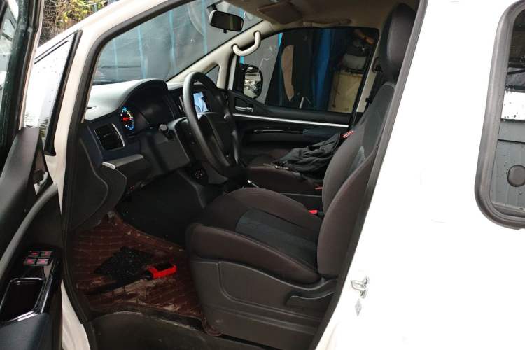 Used FORTHING Lingzhi M5 2025 Model 110km Range-Extended Comfort Version, 7 Seats Driver Seat
