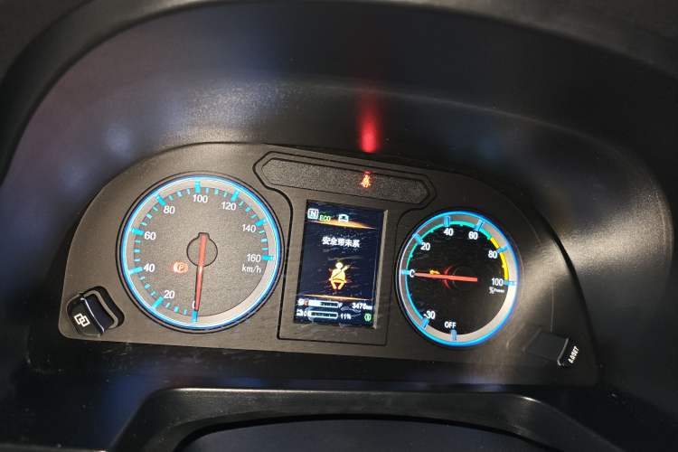 Used FORTHING Lingzhi M5 2025 Model 110km Range-Extended Comfort Version, 7 Seats Instrument Cluster