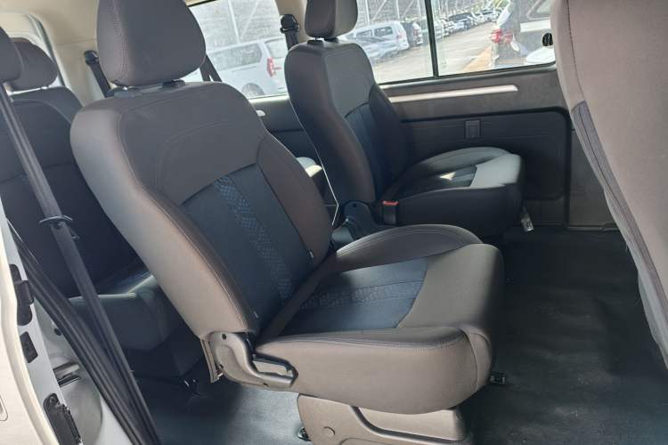 Used FORTHING Lingzhi M5 2025 Model 460km Basic Version, 9 Seats Interior 5