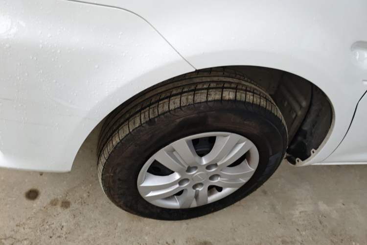 Used FORTHING Lingzhi M5 2025 Model 110km Range-Extended Comfort Version, 7 Seats Left Front Wheel Hub